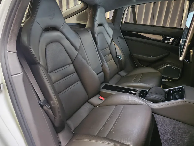 Porsche Panamera foto 26