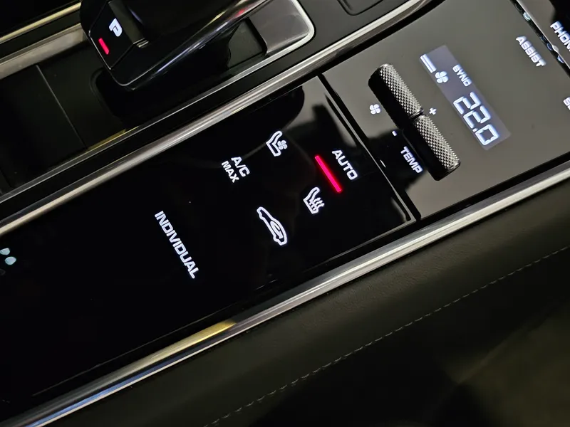 Porsche Panamera foto 22