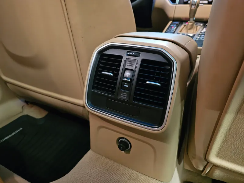 Porsche Macan foto 24