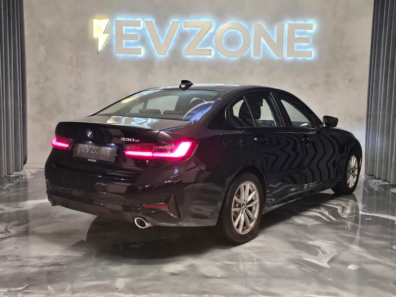 BMW 330 foto 6