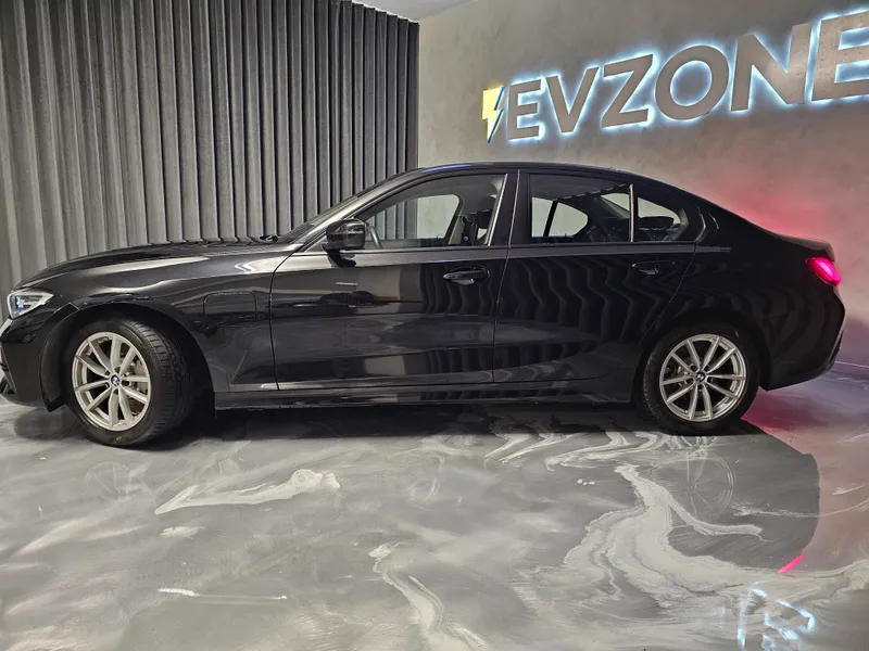 BMW 330 foto 4