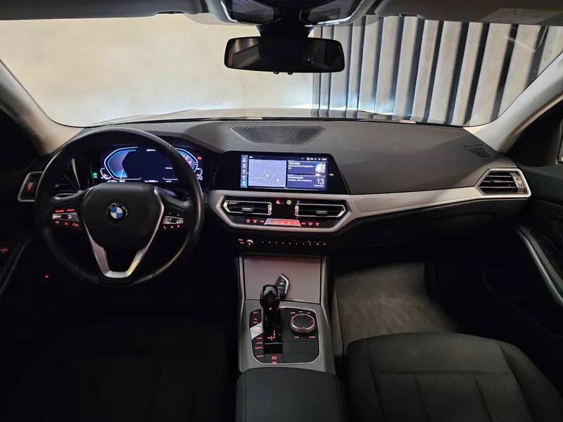 BMW 330 foto 11