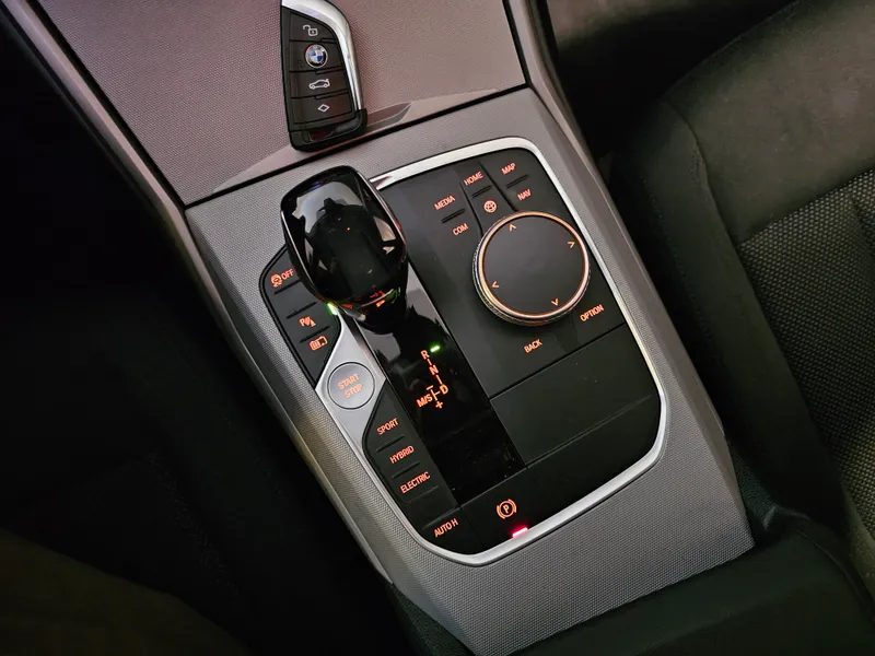 BMW 330 foto 17