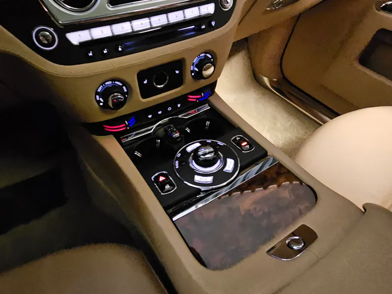 Rolls Royce Ghost foto 24