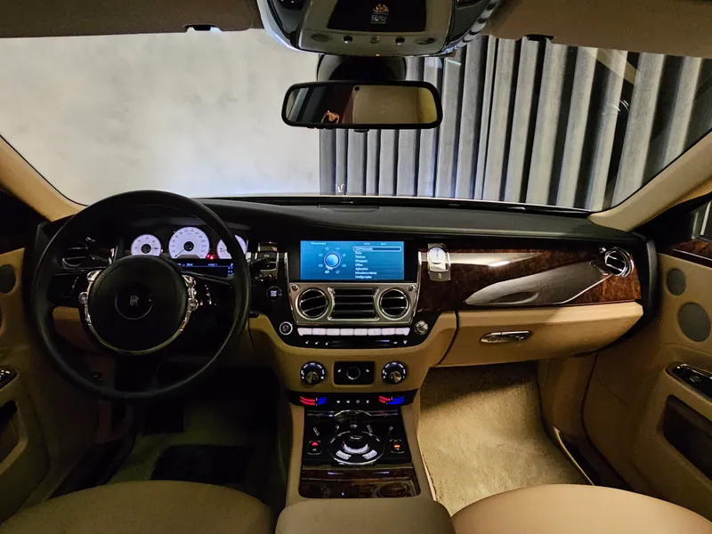 Rolls Royce Ghost foto 13