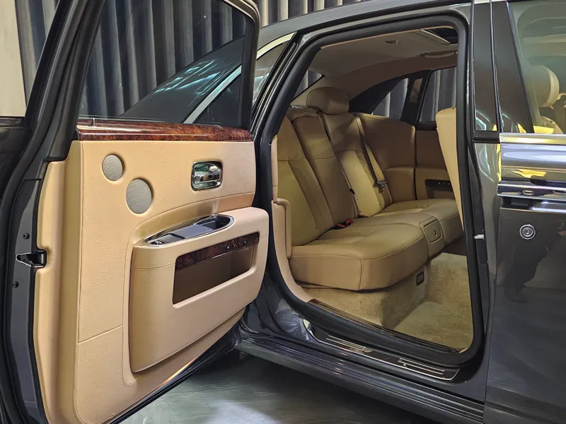 Rolls Royce Ghost foto 34