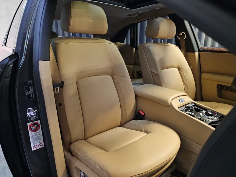 Rolls Royce Ghost foto 27