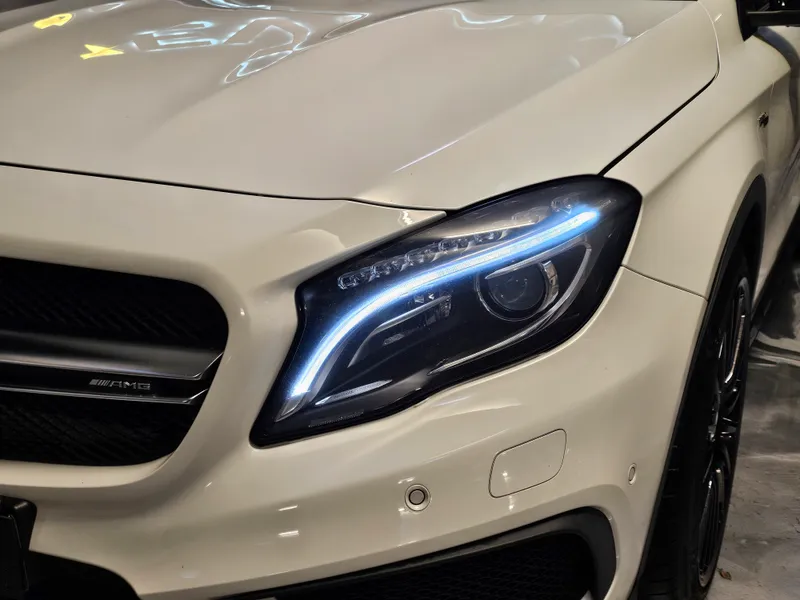 Mercedes Benz GLA 45 AMG foto 33