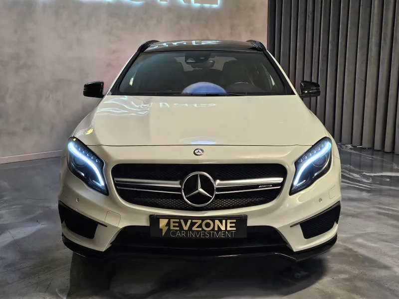 Mercedes Benz GLA 45 AMG foto 2