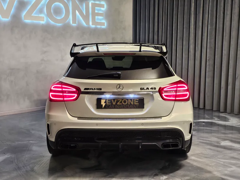 Mercedes Benz GLA 45 AMG foto 5