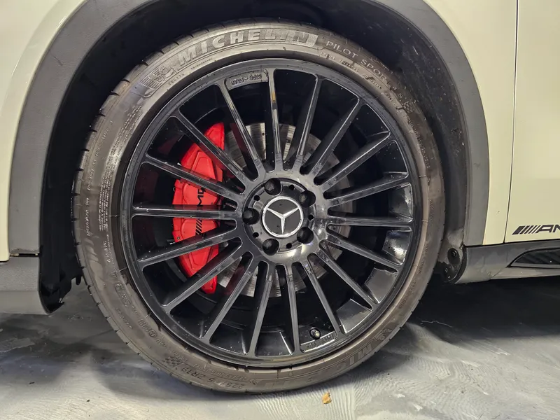 Mercedes Benz GLA 45 AMG foto 34