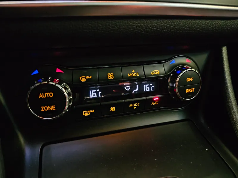Mercedes Benz GLA 45 AMG foto 17