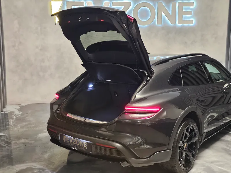 Porsche Taycan Cross Turismo foto 33