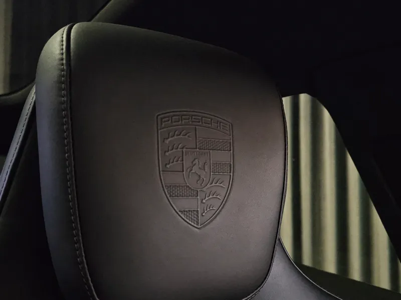 Porsche Taycan Cross Turismo foto 29