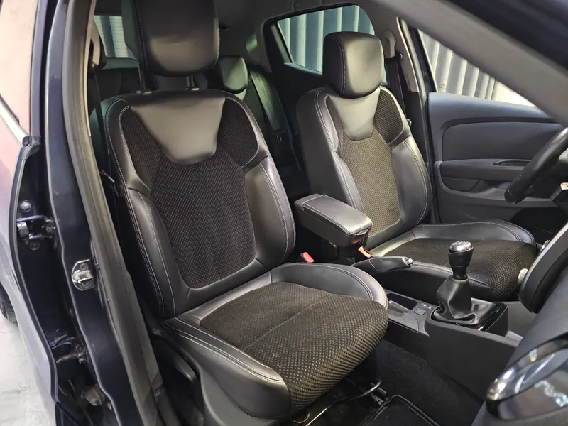 Renault Clio foto 22