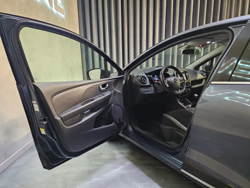 Renault Clio foto 8
