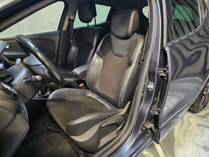 Renault Clio foto 21