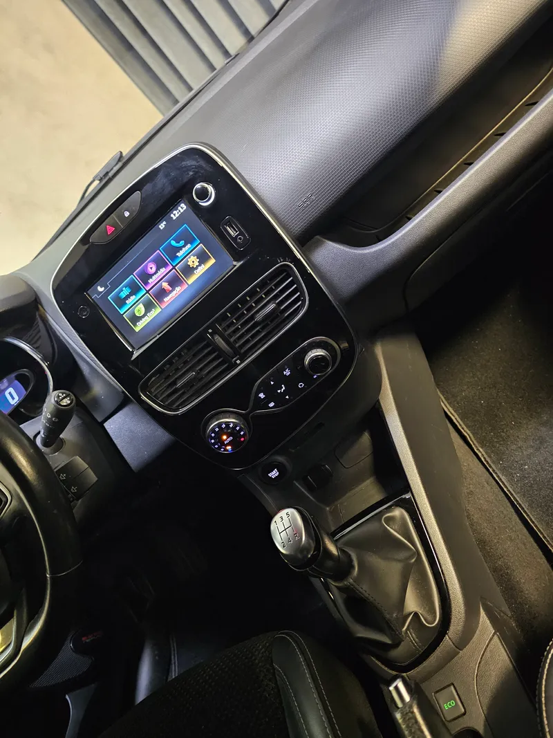 Renault Clio foto 14