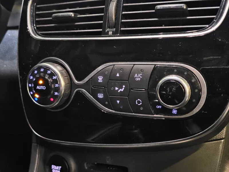 Renault Clio foto 18