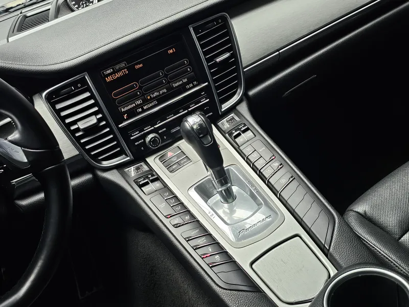 Porsche Panamera foto 14
