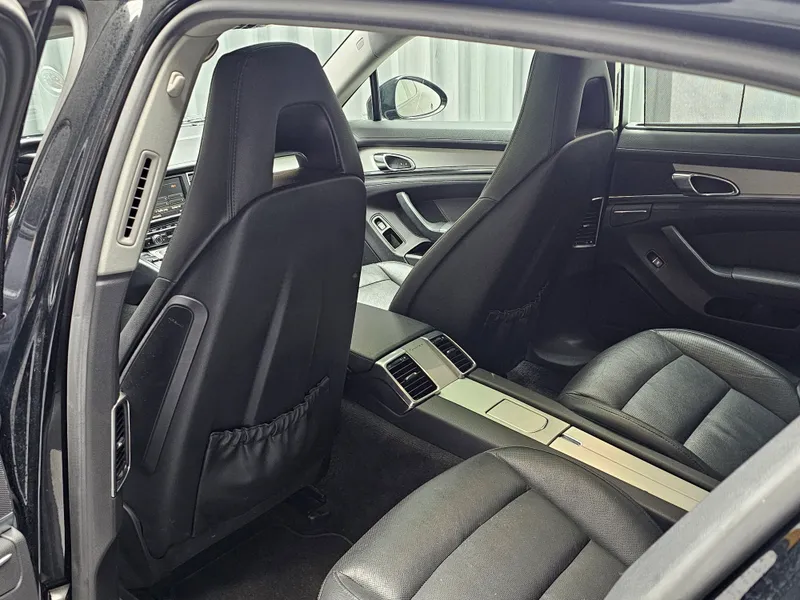 Porsche Panamera foto 25
