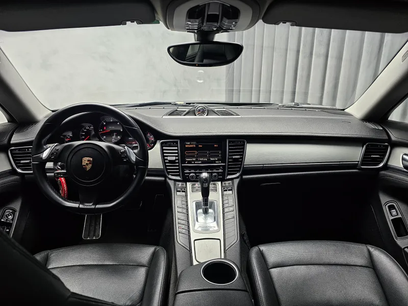 Porsche Panamera foto 9