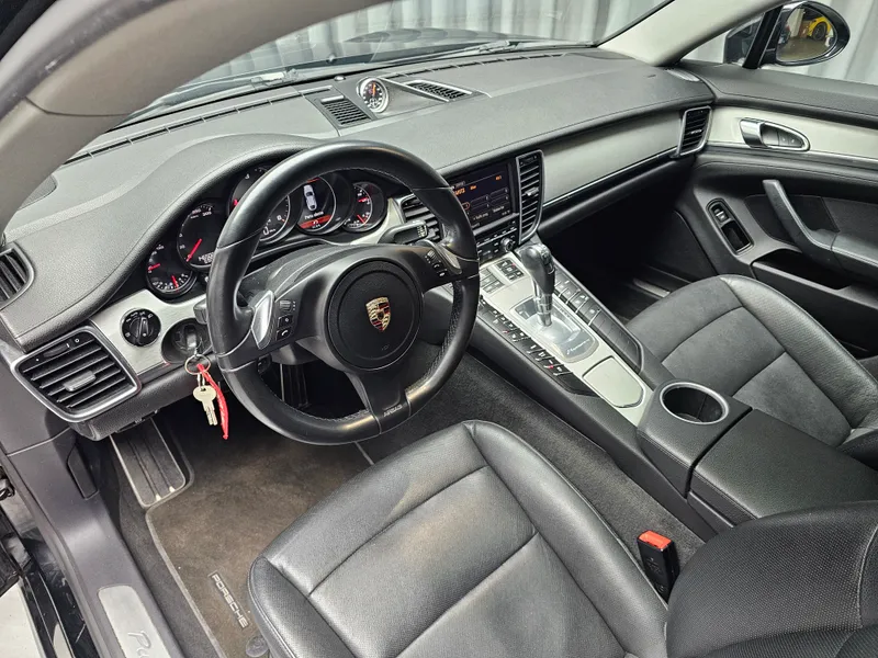 Porsche Panamera foto 8