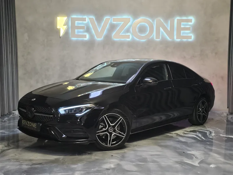 Mercedes Benz CLA 250 foto 3