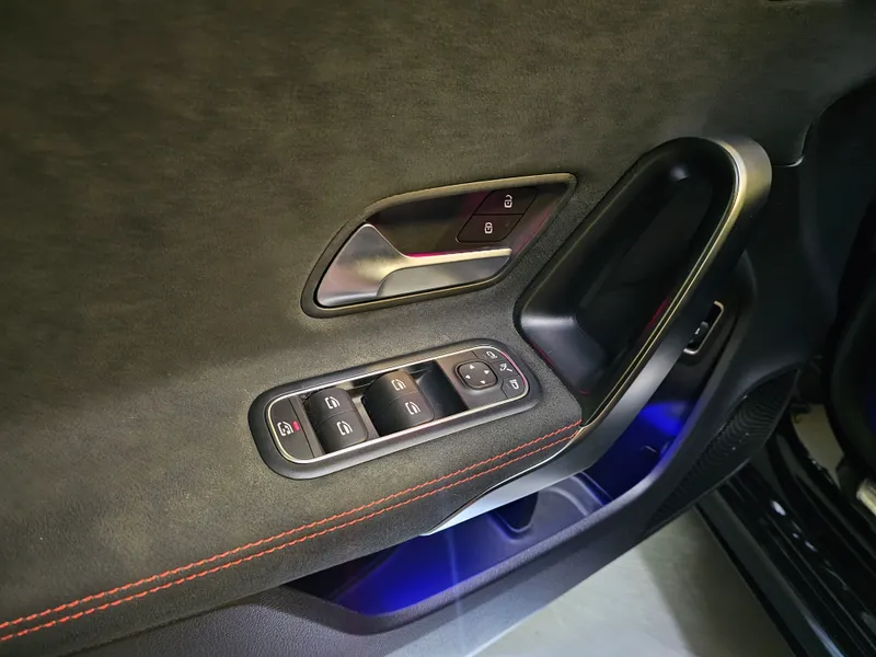 Mercedes Benz CLA 250 foto 27