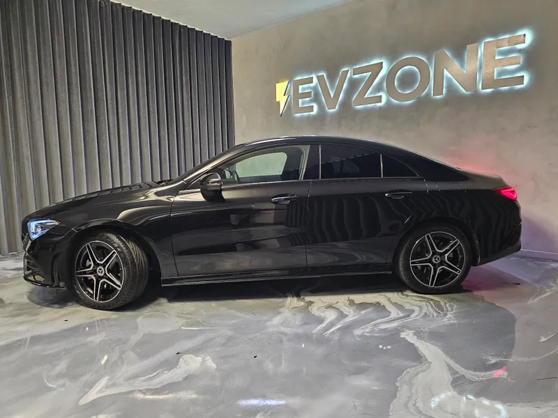 Mercedes Benz CLA 250 foto 4