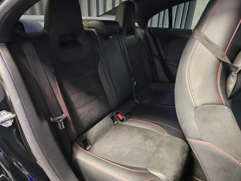 Mercedes Benz CLA 250 foto 25