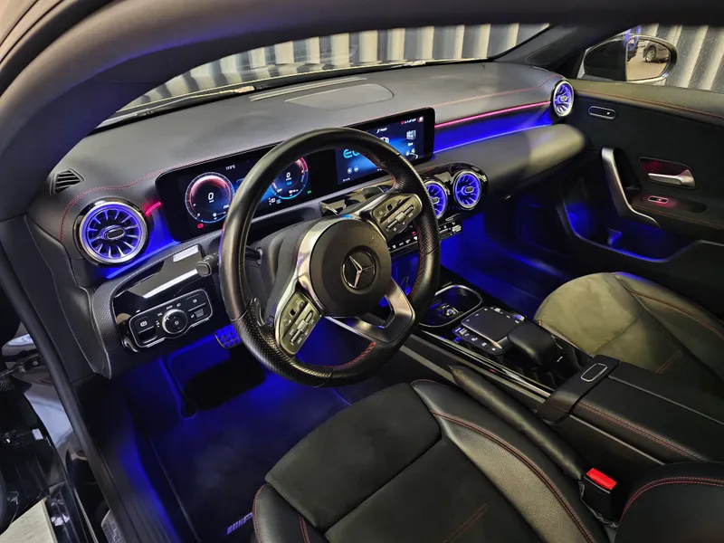 Mercedes Benz CLA 250 foto 9