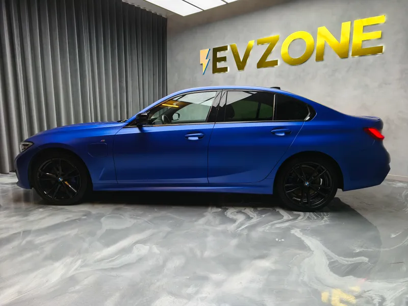 BMW 330 foto 4