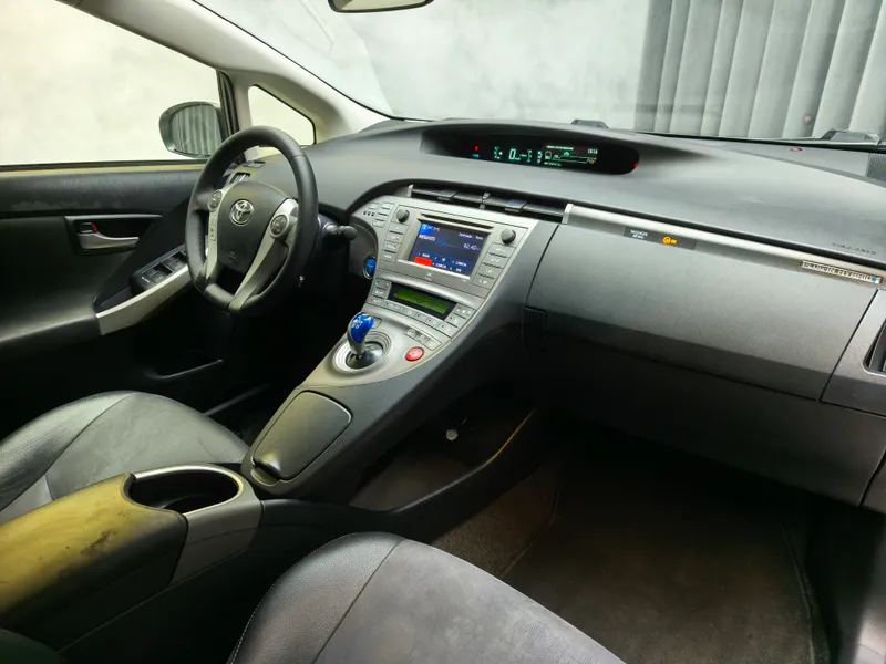 Toyota Prius foto 8