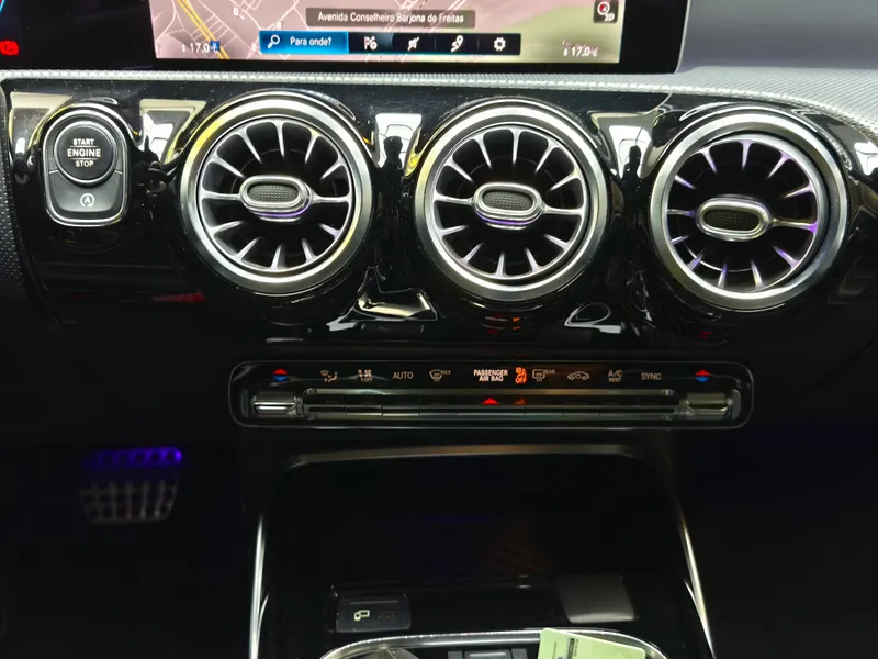 Mercedes Benz CLA 45 AMG foto 12