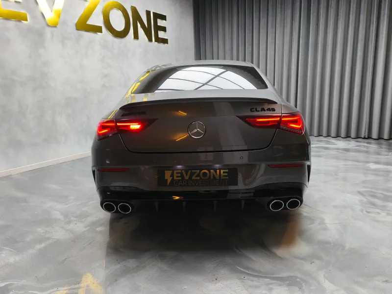 Mercedes Benz CLA 45 AMG foto 5