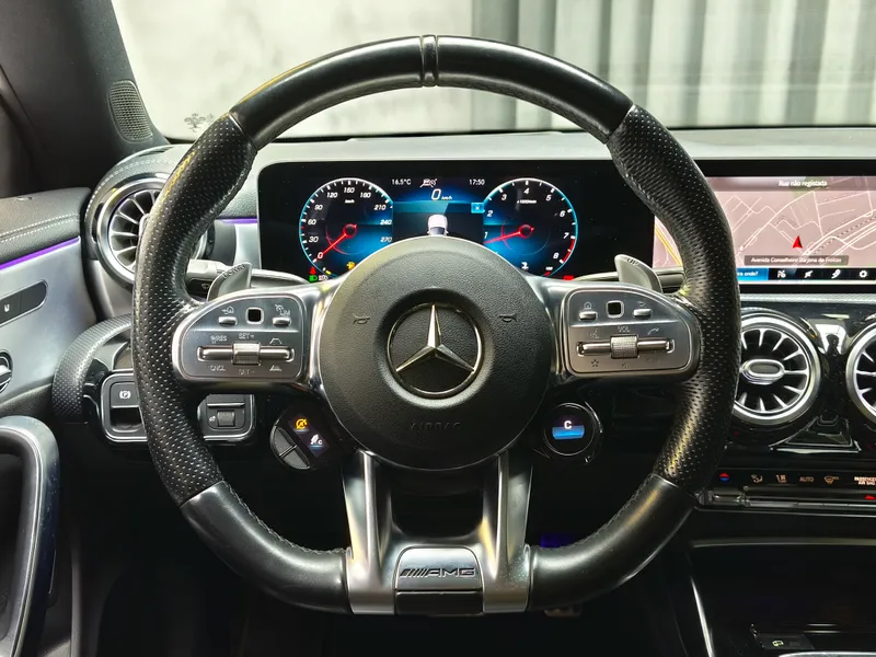 Mercedes Benz CLA 45 AMG foto 11