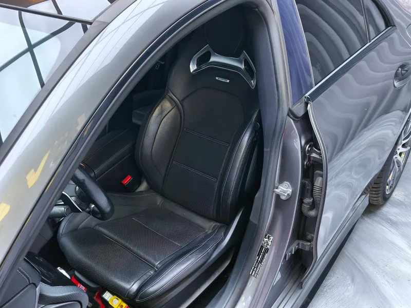 Mercedes Benz CLA 45 AMG foto 14
