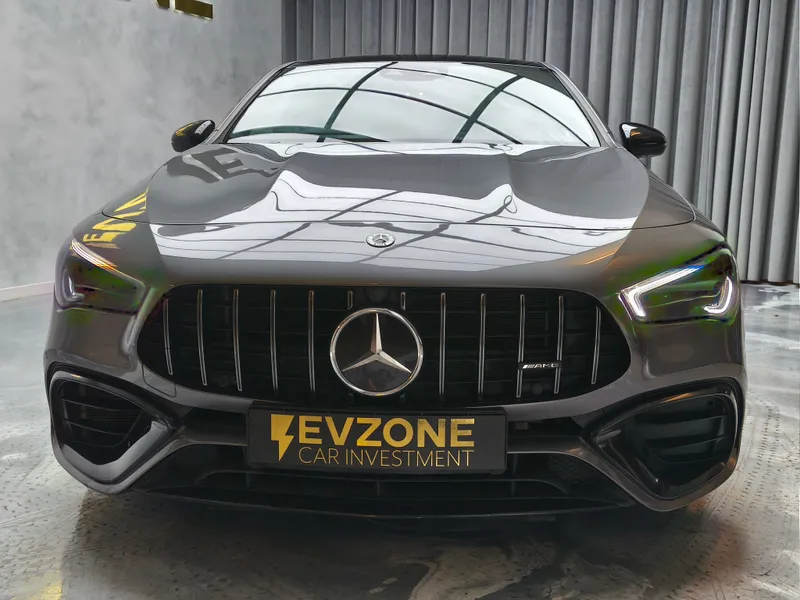 Mercedes Benz CLA 45 AMG foto 2