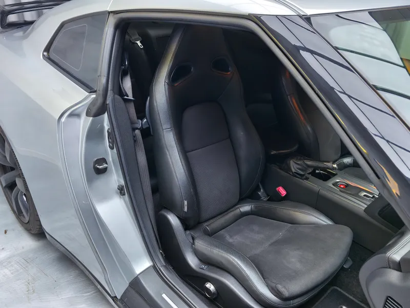 Nissan GT-R foto 19
