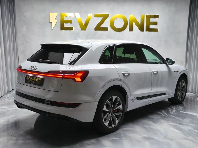 Audi e-tron foto 7