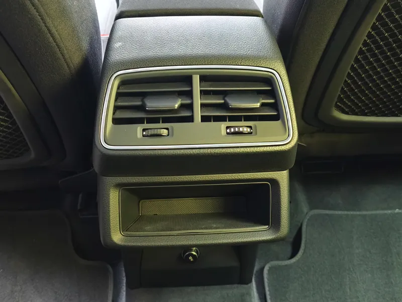 Audi e-tron foto 18