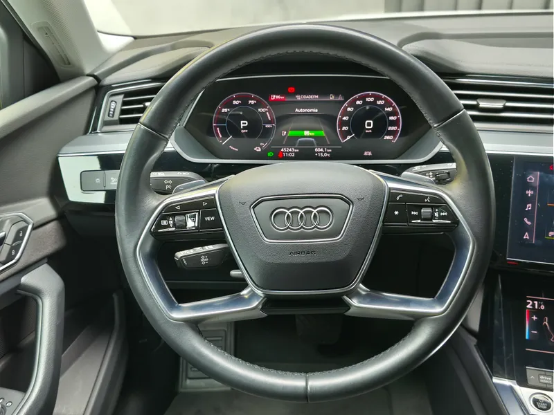 Audi e-tron foto 12