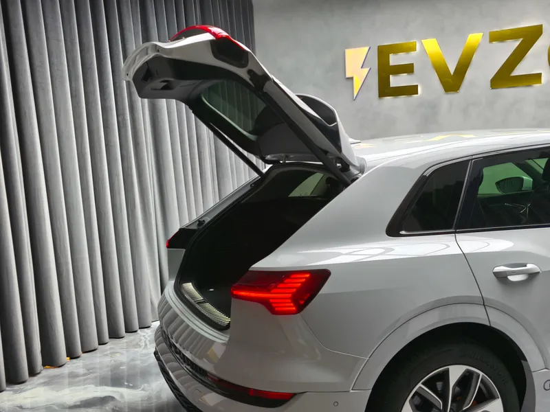 Audi e-tron foto 23