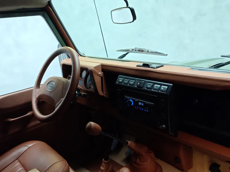 Land Rover Defender foto 12