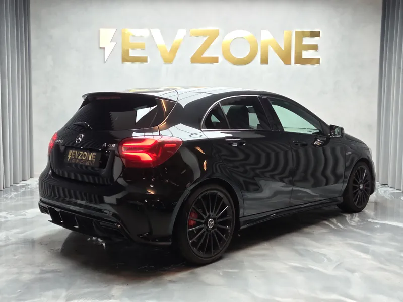 Mercedes Benz A 45 AMG foto 6