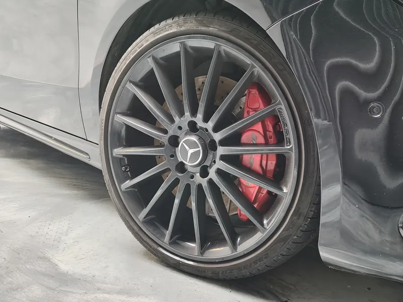 Mercedes Benz A 45 AMG foto 21