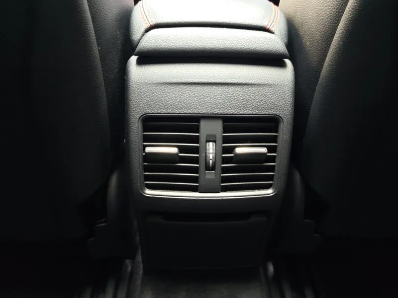 Mercedes Benz A 45 AMG foto 19