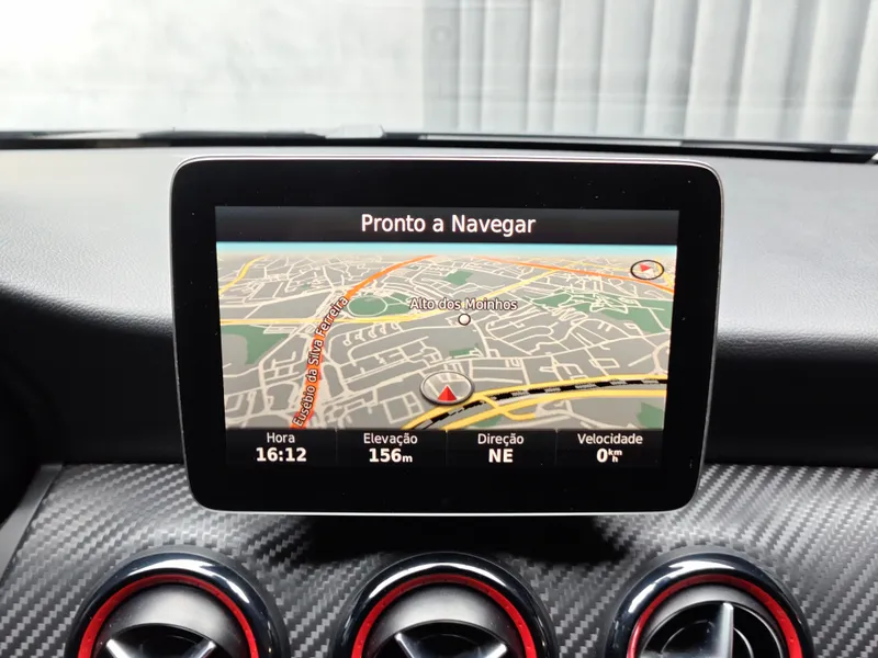 Mercedes Benz A 45 AMG foto 11