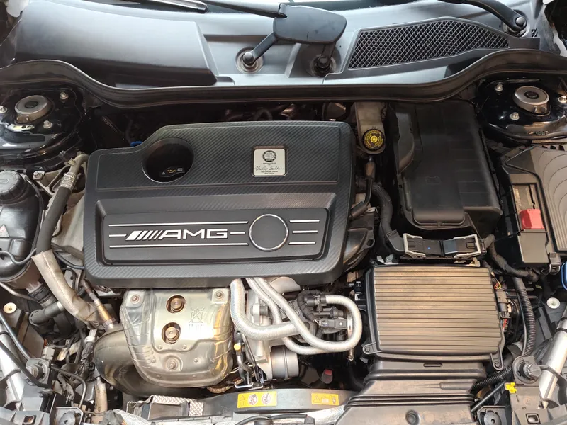 Mercedes Benz A 45 AMG foto 23